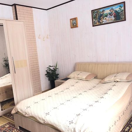 Біля Комори Pilipets المظهر الخارجي الصورة